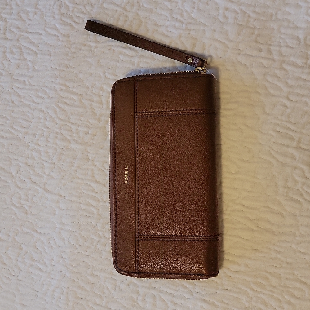 FINAL LAST DAY - Fossil Brown Leather Wristlet Wallet